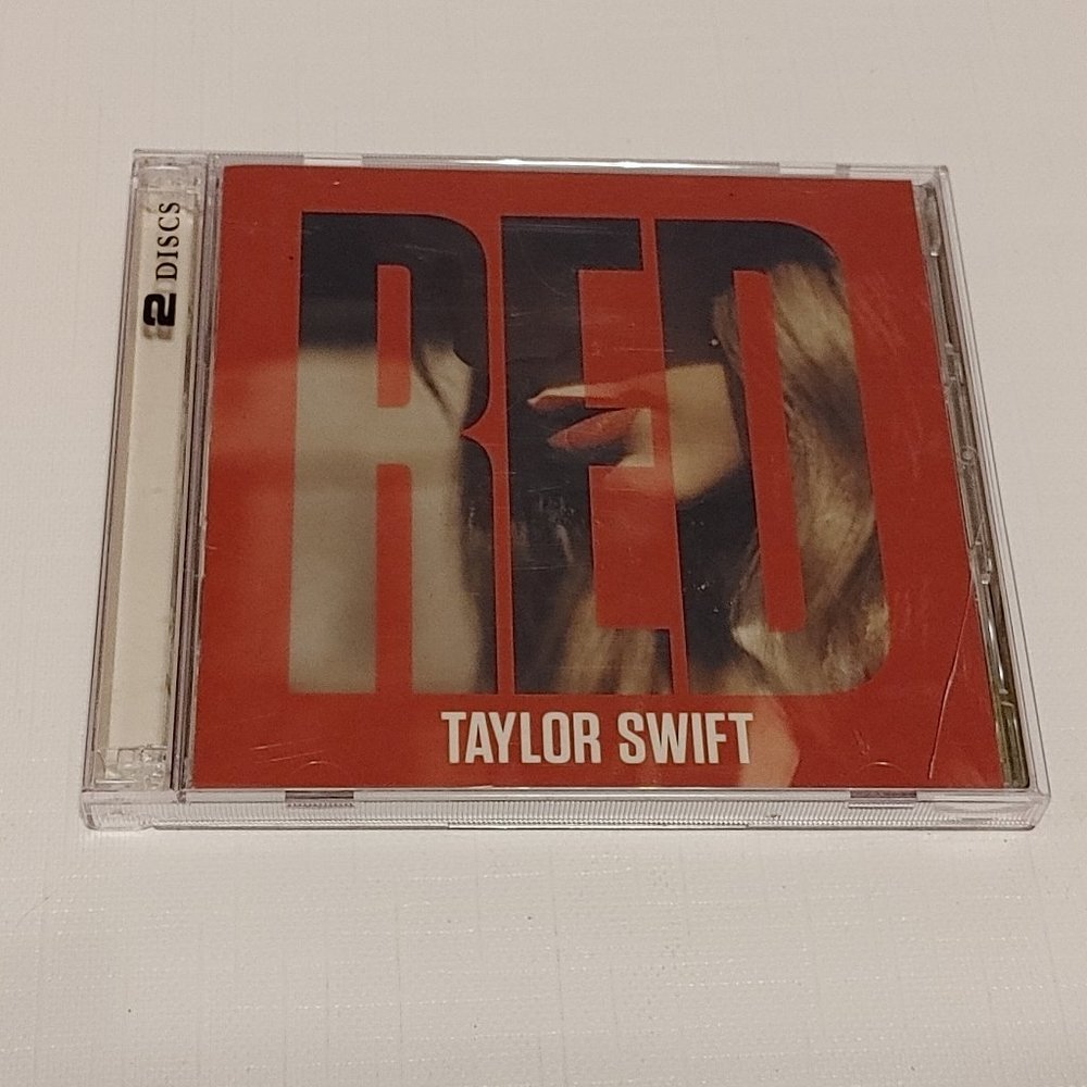 Taylor Swift Red CD 2 CD Set - Deluxe Version